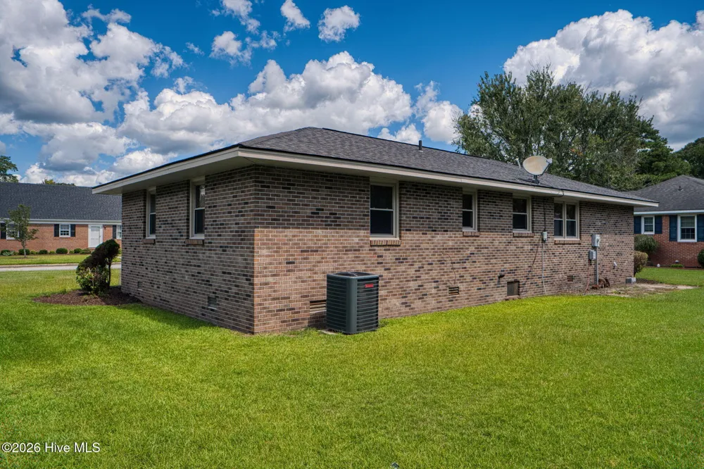207 Crescent Drive Hertford, NC 27944