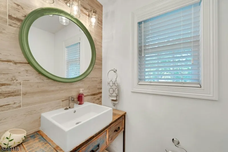 163 Woodward Ave Rutherford, NJ 07070