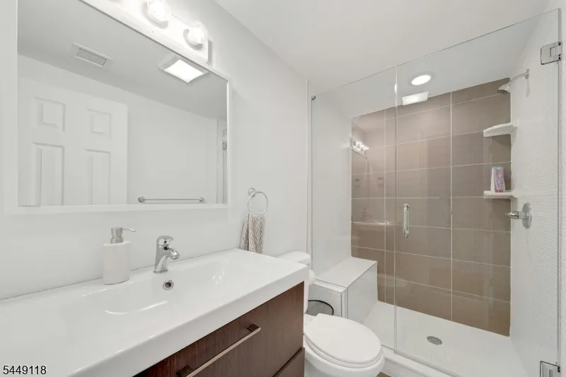 163 Woodward Ave Rutherford, NJ 07070