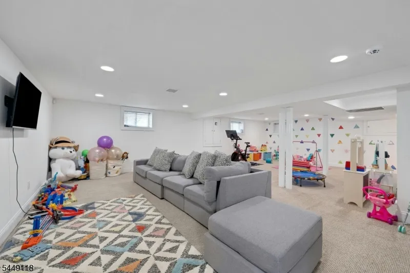 163 Woodward Ave Rutherford, NJ 07070