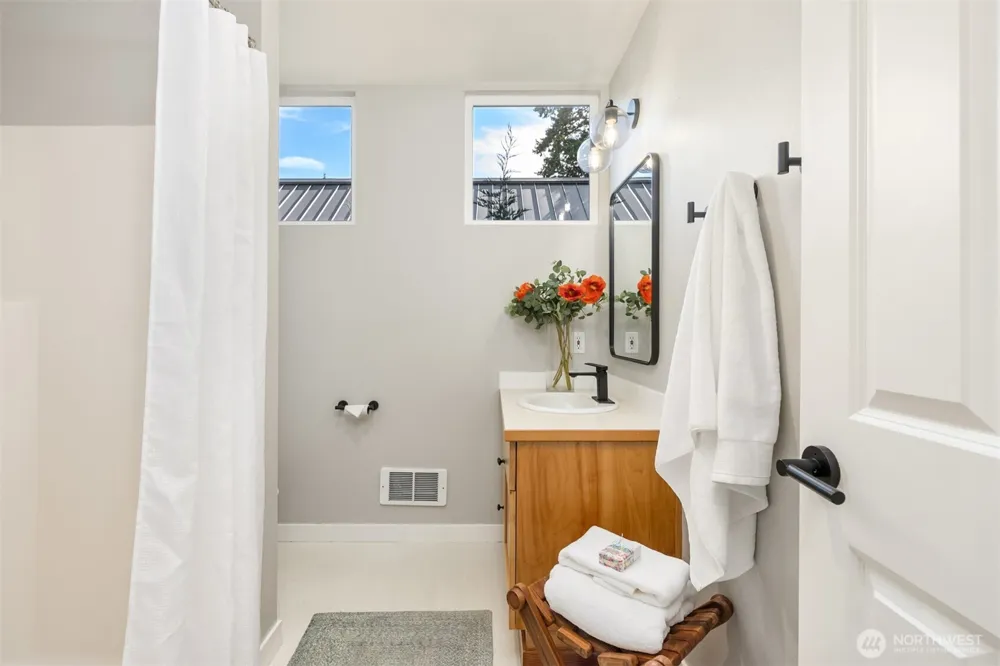 346 Wyatt Way NE #10 Bainbridge Island, WA 98110