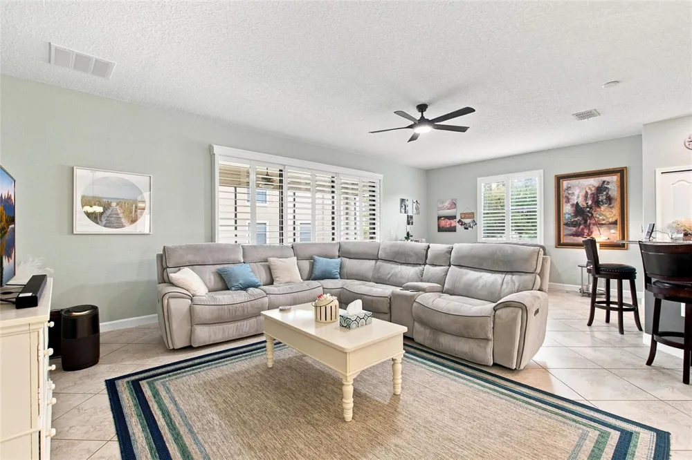 8961 DOVE VALLEY WAY Davenport, FL 33896