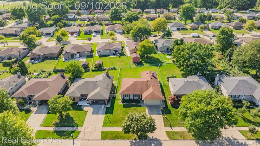 39739 Dorian Drive Sterling Heights City, MI 48310