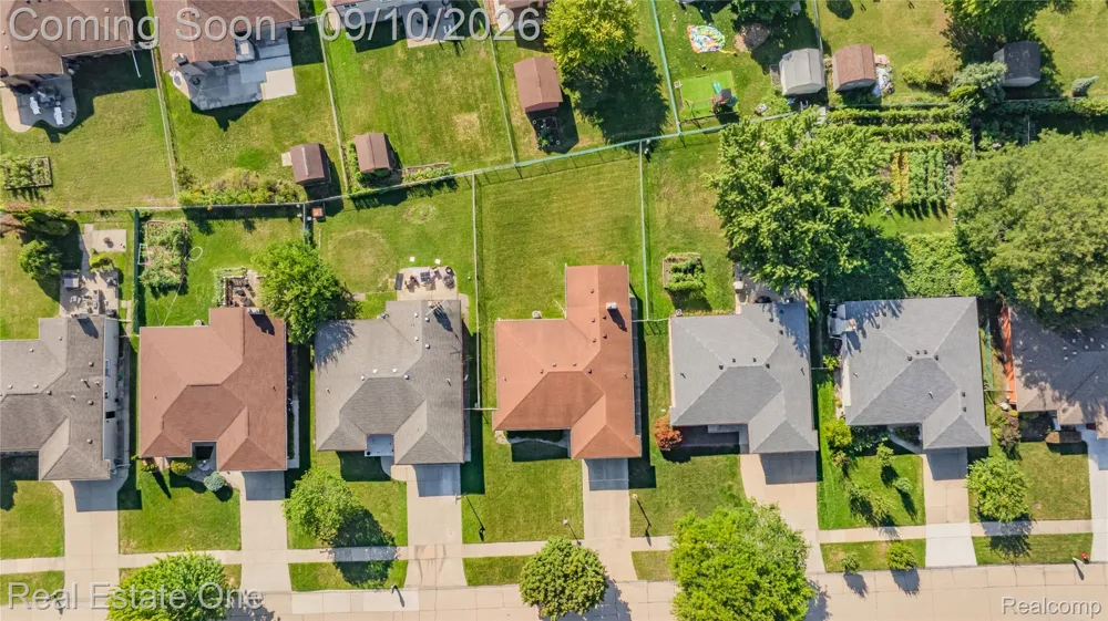 39739 Dorian Drive Sterling Heights City, MI 48310