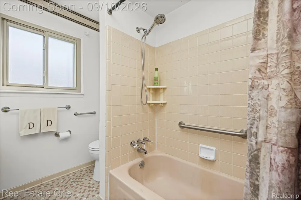 39739 Dorian Drive Sterling Heights City, MI 48310