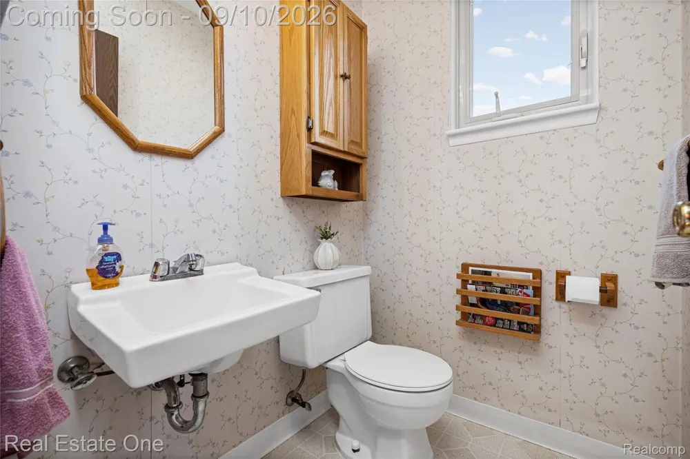 39739 Dorian Drive Sterling Heights City, MI 48310