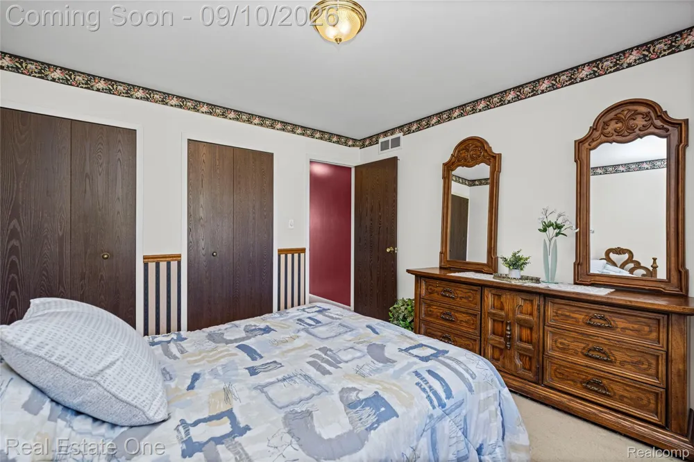 39739 Dorian Drive Sterling Heights City, MI 48310