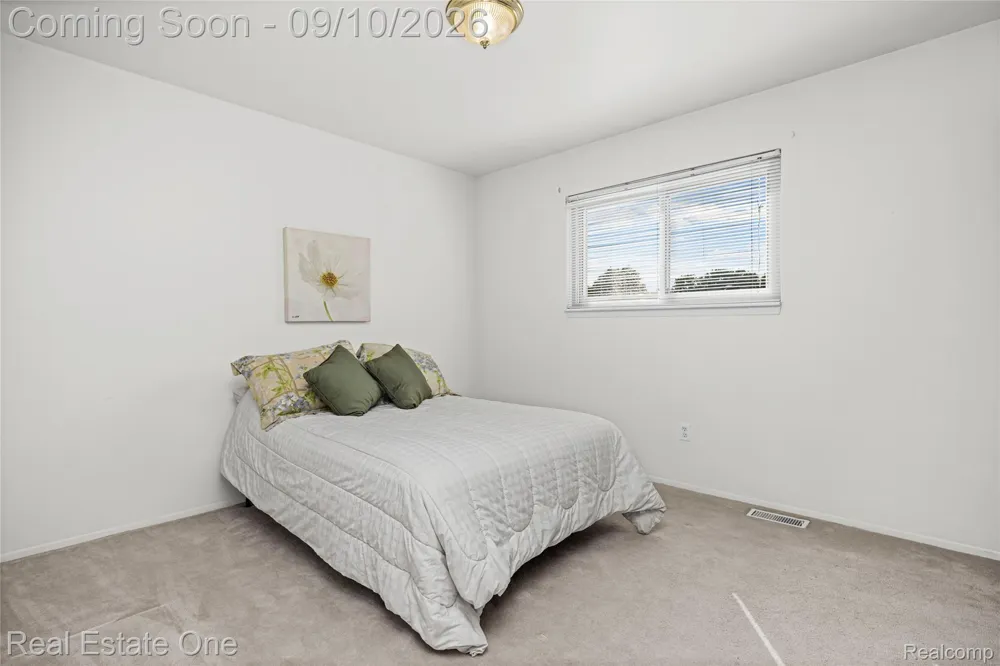 39739 Dorian Drive Sterling Heights City, MI 48310