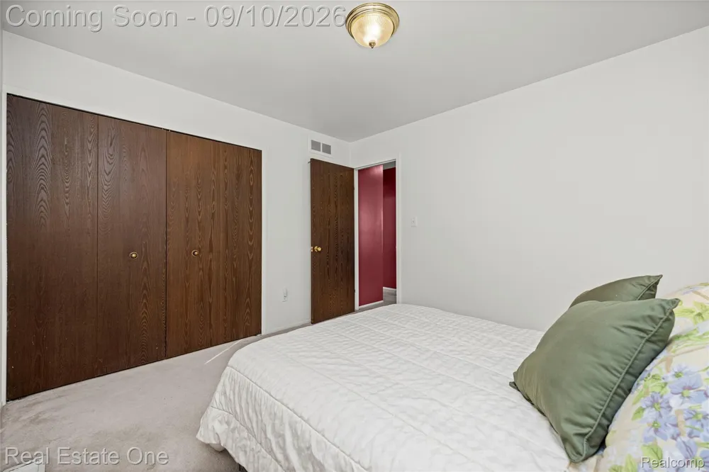 39739 Dorian Drive Sterling Heights City, MI 48310