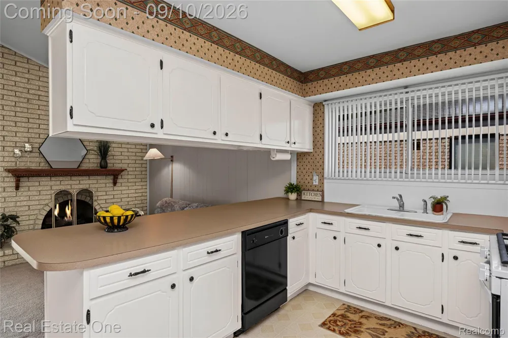39739 Dorian Drive Sterling Heights City, MI 48310