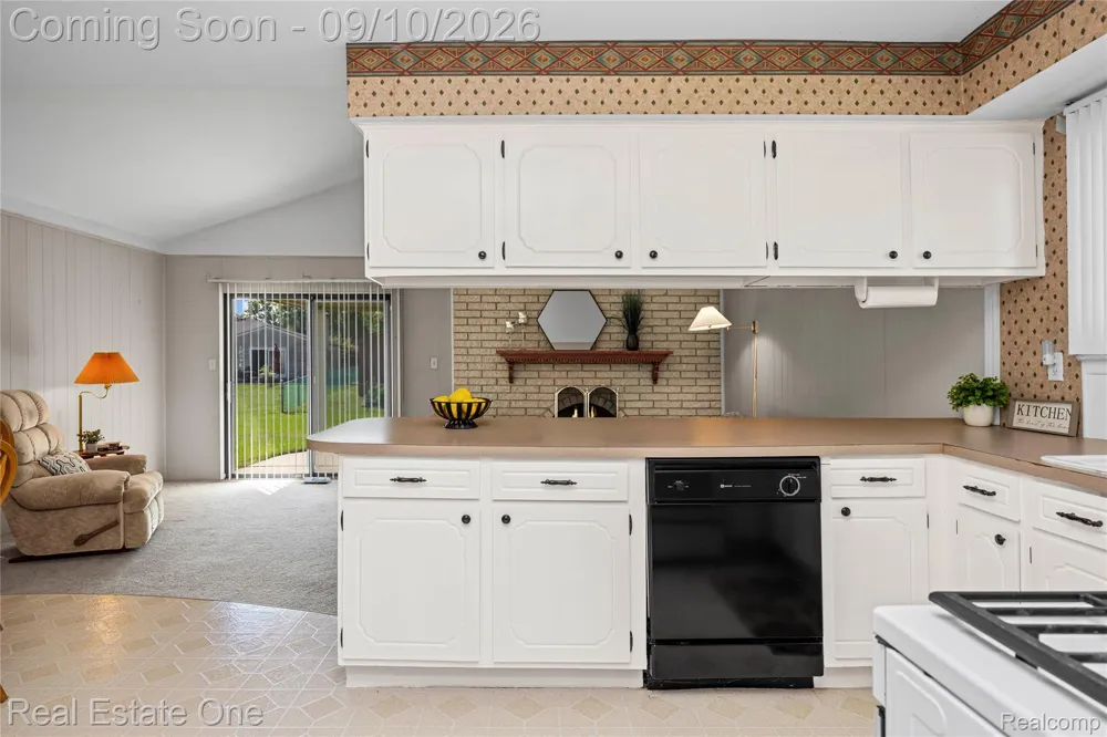 39739 Dorian Drive Sterling Heights City, MI 48310