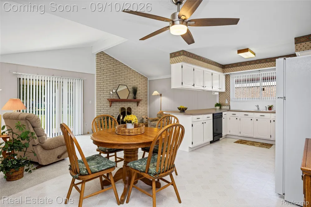 39739 Dorian Drive Sterling Heights City, MI 48310