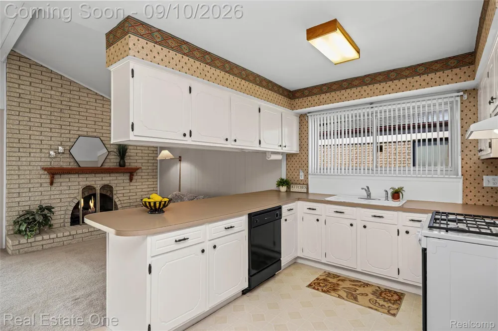 39739 Dorian Drive Sterling Heights City, MI 48310