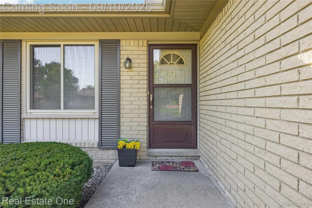 39739 Dorian Drive Sterling Heights City, MI 48310