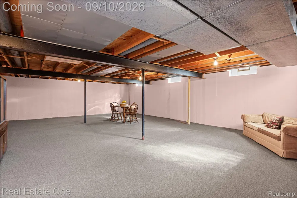 39739 Dorian Drive Sterling Heights City, MI 48310