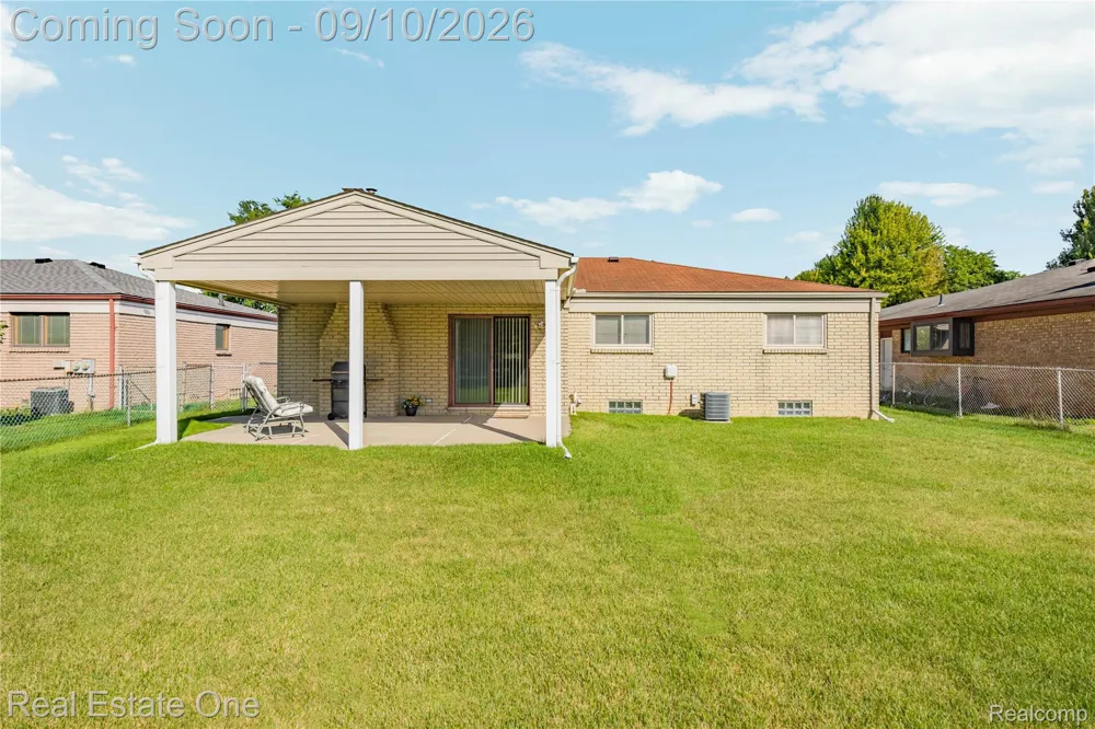 39739 Dorian Drive Sterling Heights City, MI 48310