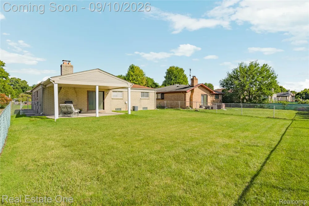 39739 Dorian Drive Sterling Heights City, MI 48310