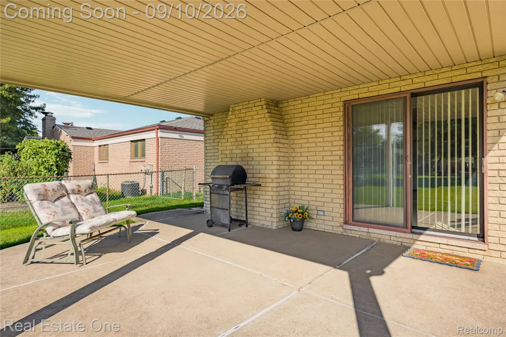 39739 Dorian Drive Sterling Heights City, MI 48310