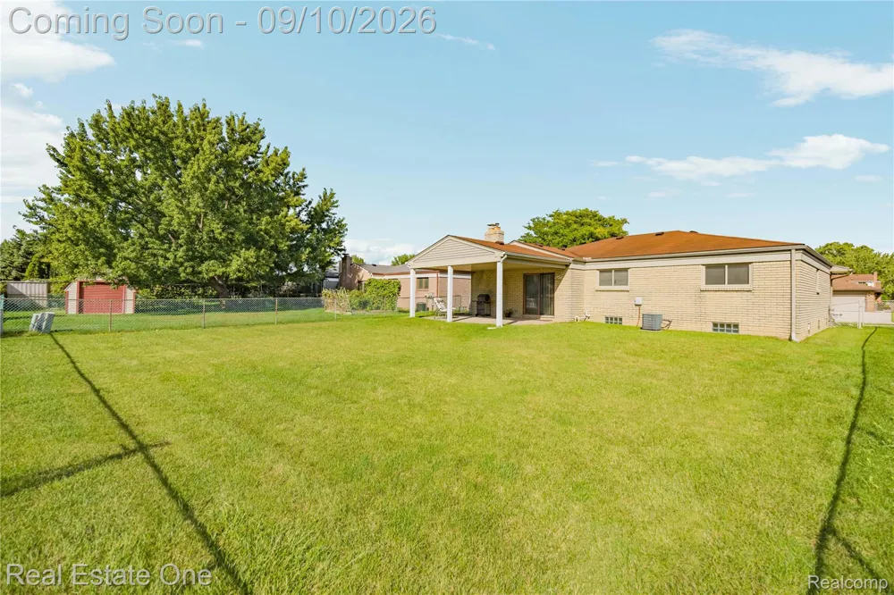 39739 Dorian Drive Sterling Heights City, MI 48310