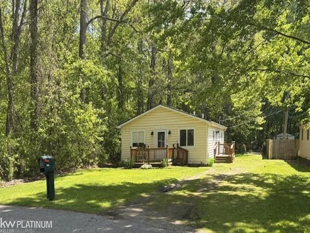 9083 Island Drive Clay Township, MI 48001