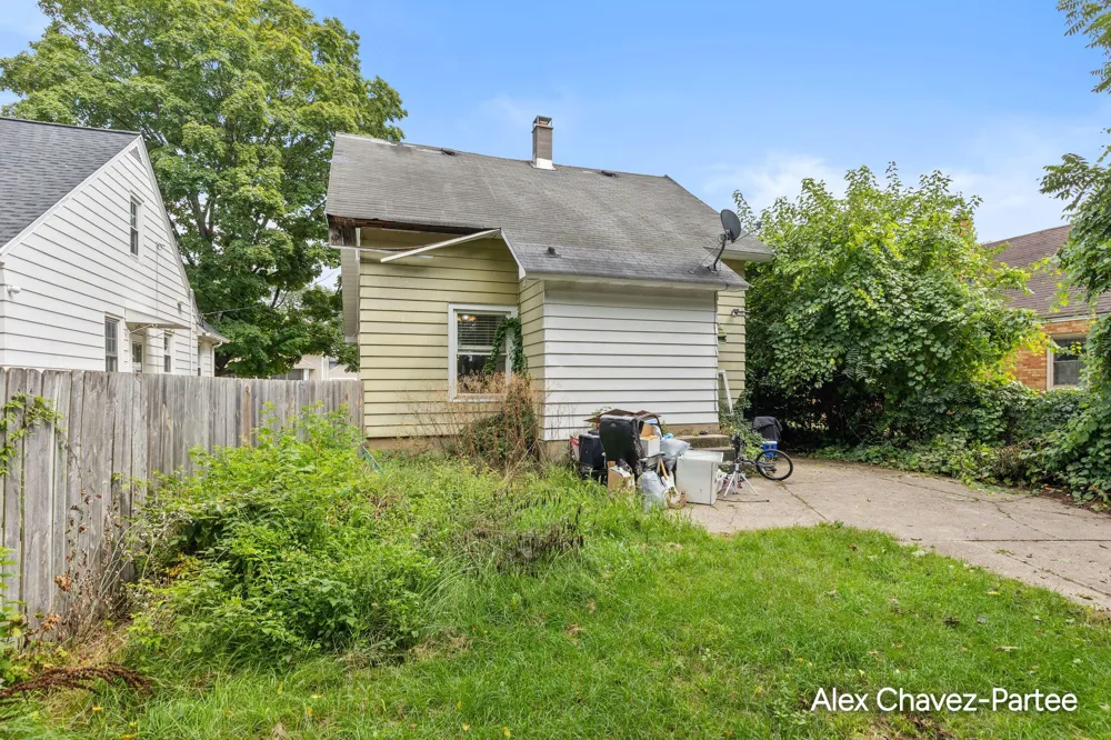 1933 Alba Avenue SW Wyoming City, MI 49509