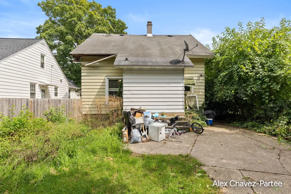 1933 Alba Avenue SW Wyoming City, MI 49509