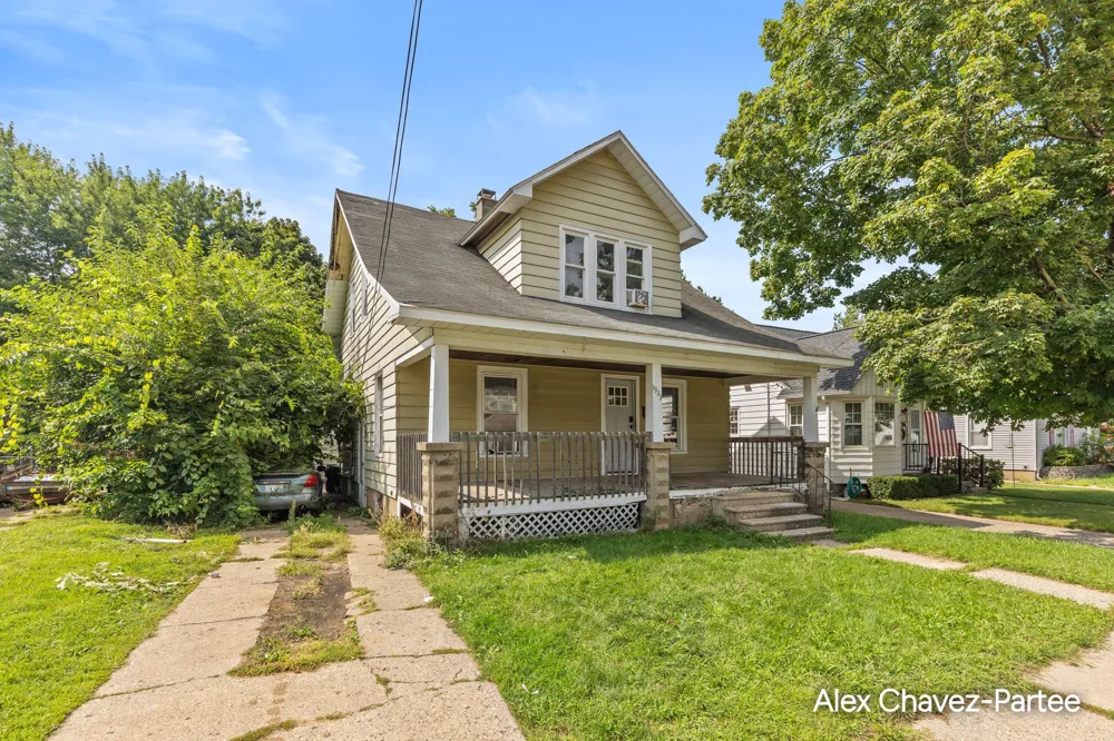 1933 Alba Avenue SW Wyoming City, MI 49509
