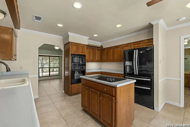 360 BEAR RIDGE DR La Vernia, TX 78121