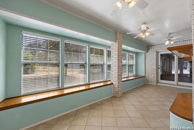 360 BEAR RIDGE DR La Vernia, TX 78121
