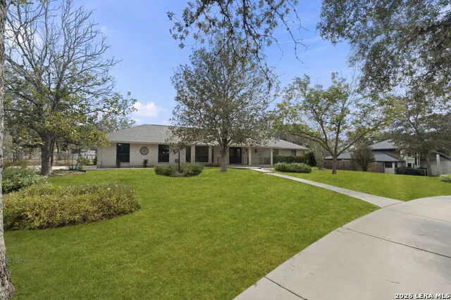 360 BEAR RIDGE DR La Vernia, TX 78121