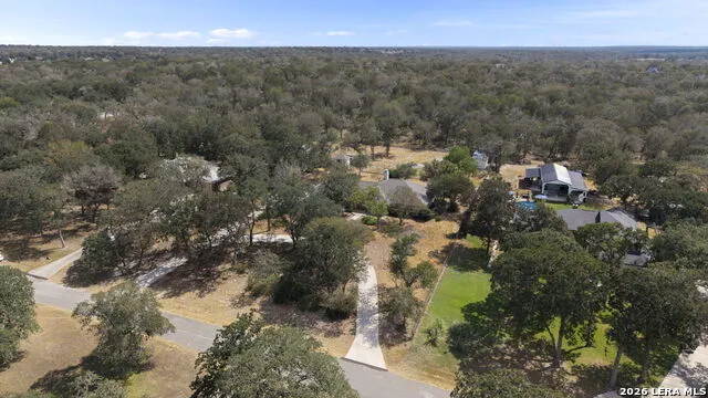 360 BEAR RIDGE DR La Vernia, TX 78121