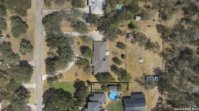 360 BEAR RIDGE DR La Vernia, TX 78121