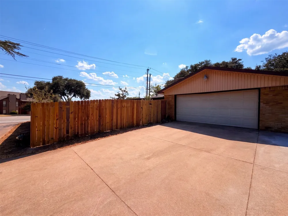 2602 Emberwood Drive Garland, TX 75043