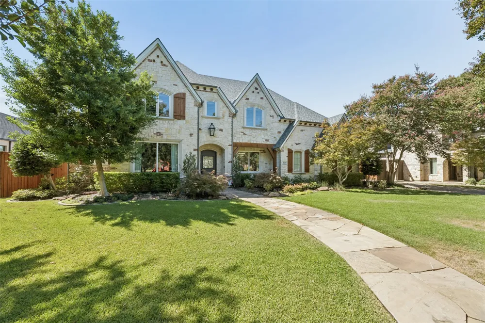 6130 Lavendale Avenue Dallas, TX 75230