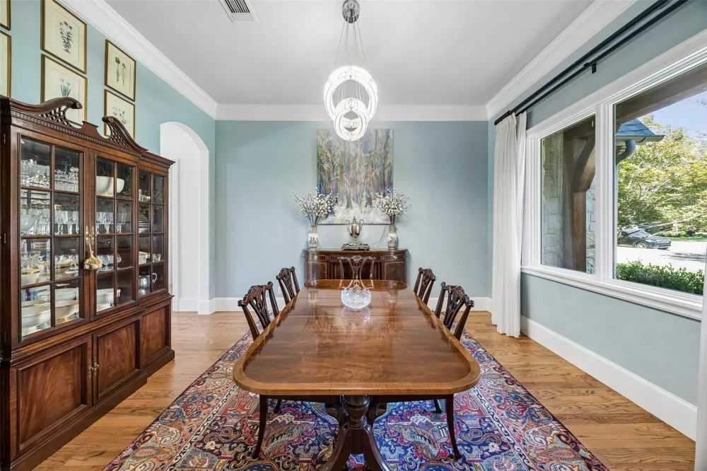 6130 Lavendale Avenue Dallas, TX 75230