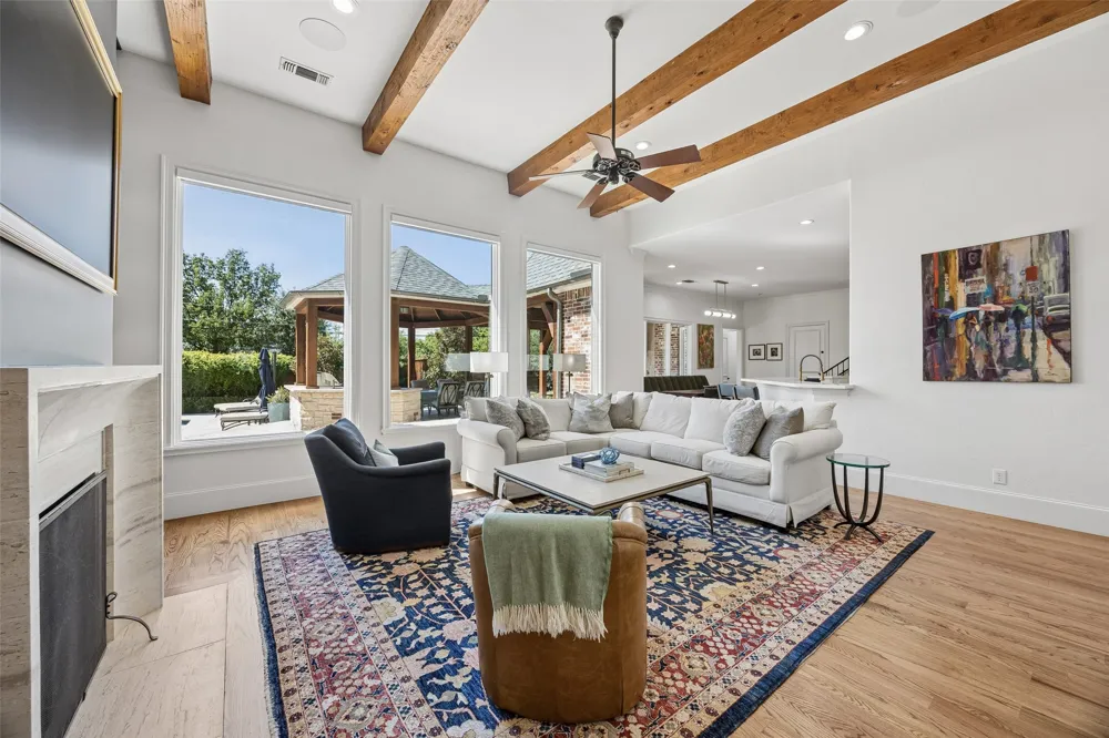 6130 Lavendale Avenue Dallas, TX 75230