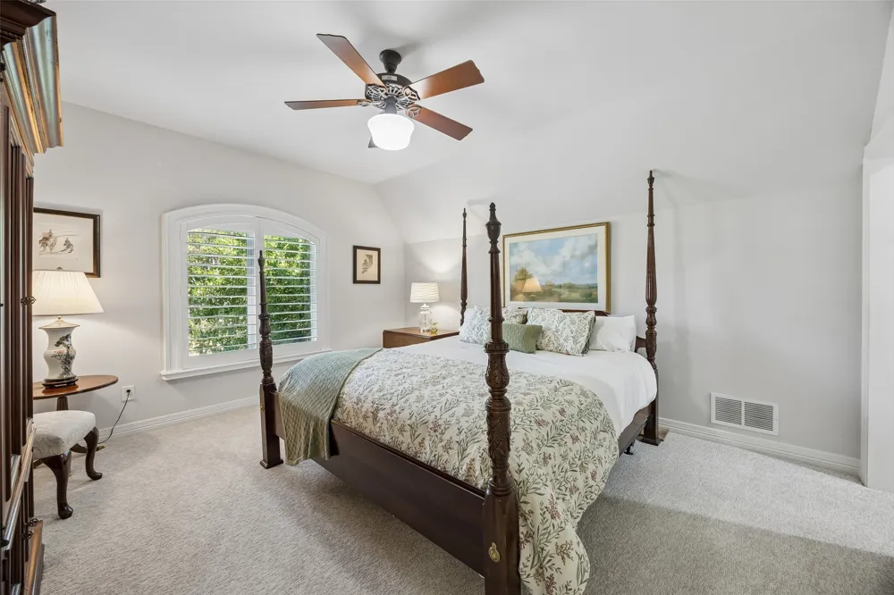 6130 Lavendale Avenue Dallas, TX 75230