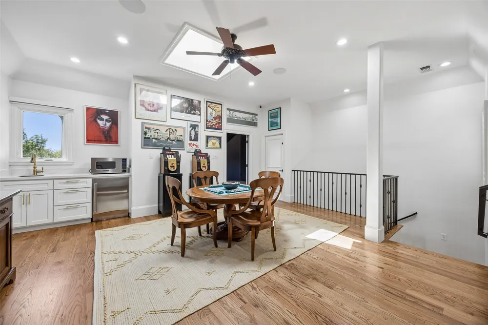 6130 Lavendale Avenue Dallas, TX 75230