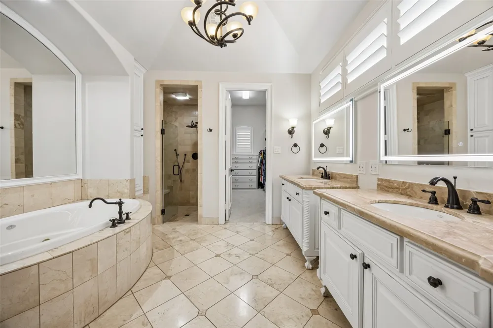 6130 Lavendale Avenue Dallas, TX 75230