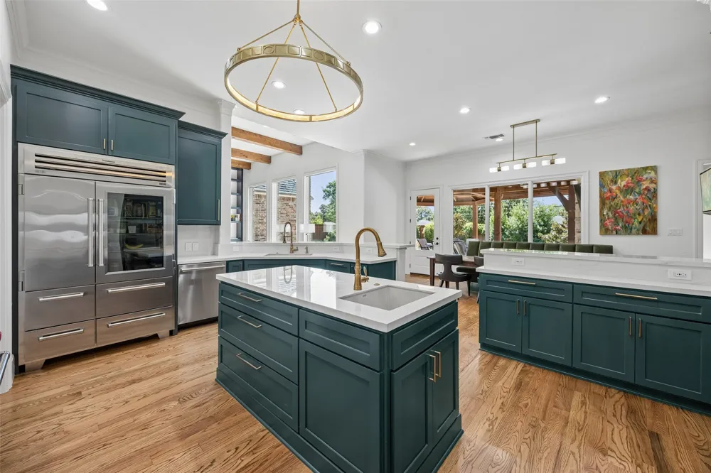 6130 Lavendale Avenue Dallas, TX 75230