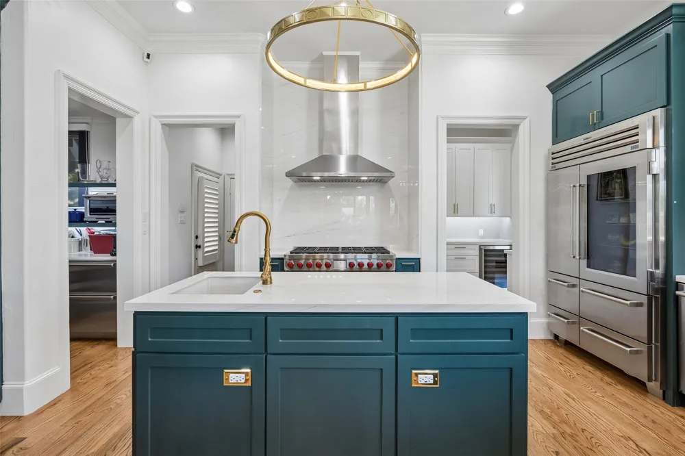 6130 Lavendale Avenue Dallas, TX 75230
