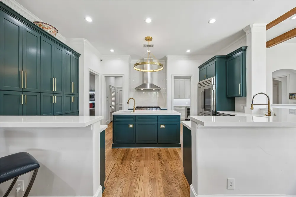 6130 Lavendale Avenue Dallas, TX 75230