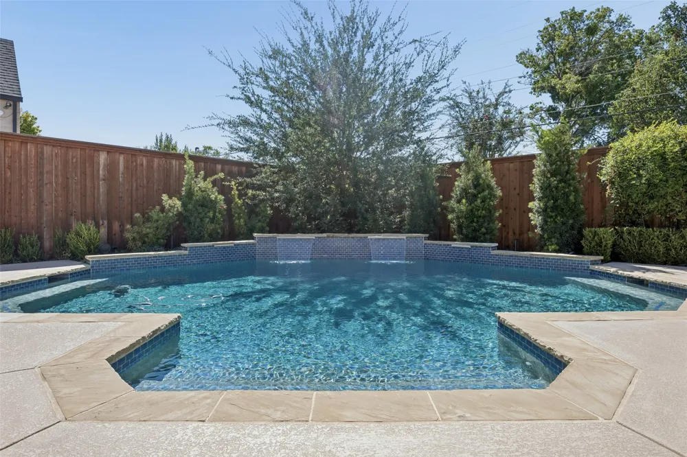 6130 Lavendale Avenue Dallas, TX 75230