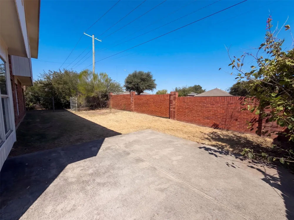 213 Cozy Lane Cedar Hill, TX 75104