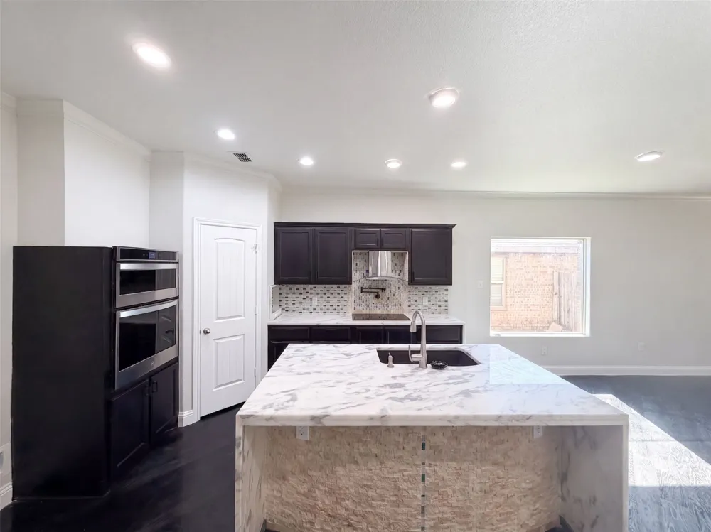 625 River Rock Drive Azle, TX 76020