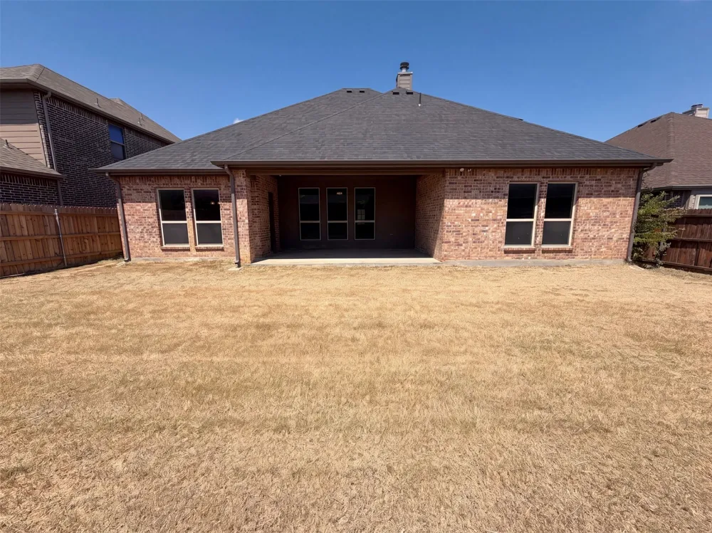 1683 St Croix Street Burleson, TX 76028