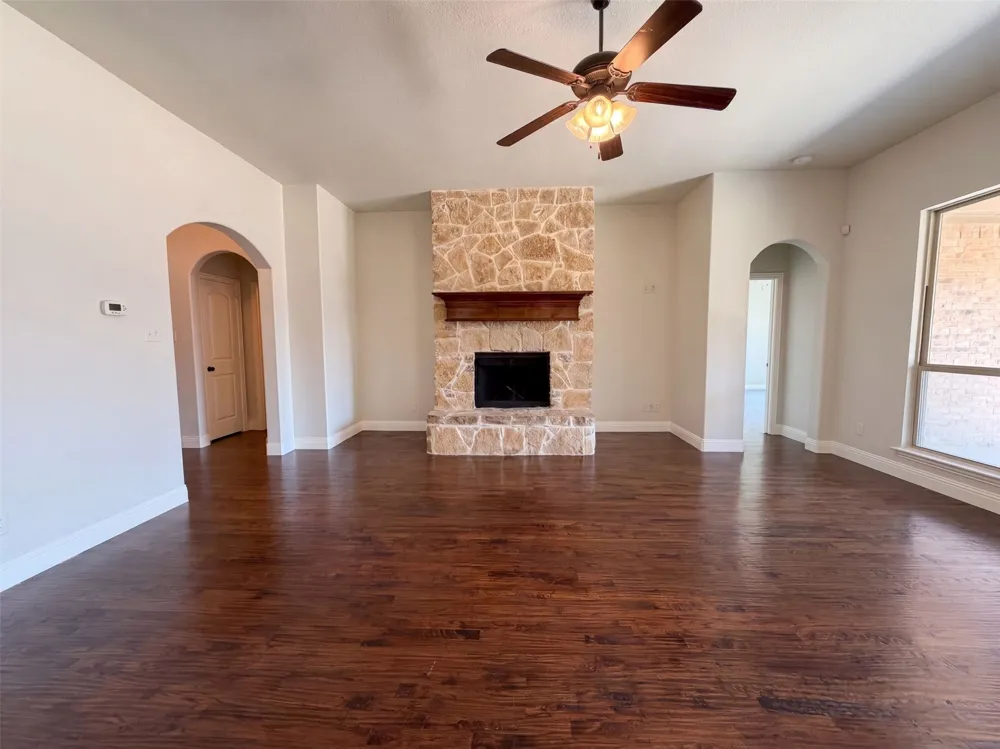 1683 St Croix Street Burleson, TX 76028