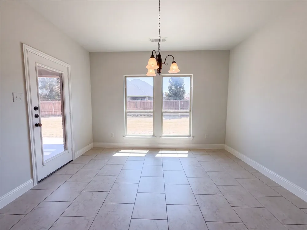 1683 St Croix Street Burleson, TX 76028