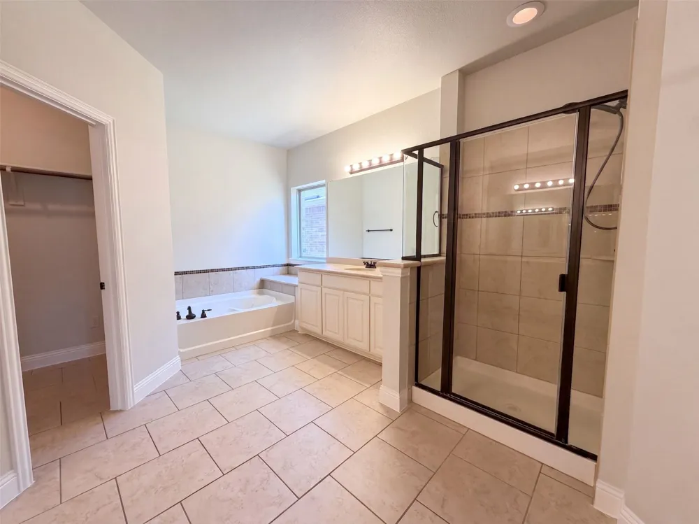 1683 St Croix Street Burleson, TX 76028