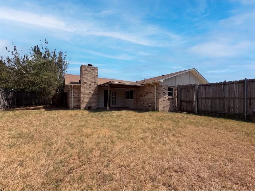 2002 Wilderness Trail Grand Prairie, TX 75052